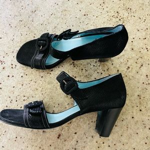 Thierry Rabotin RARE size 9/39 fits a a 9. Adjustable heeled sandal